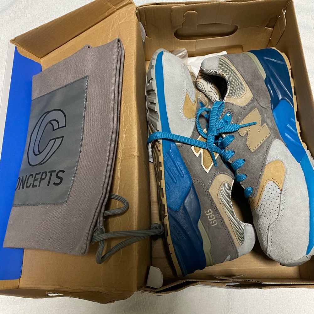 Sneakers